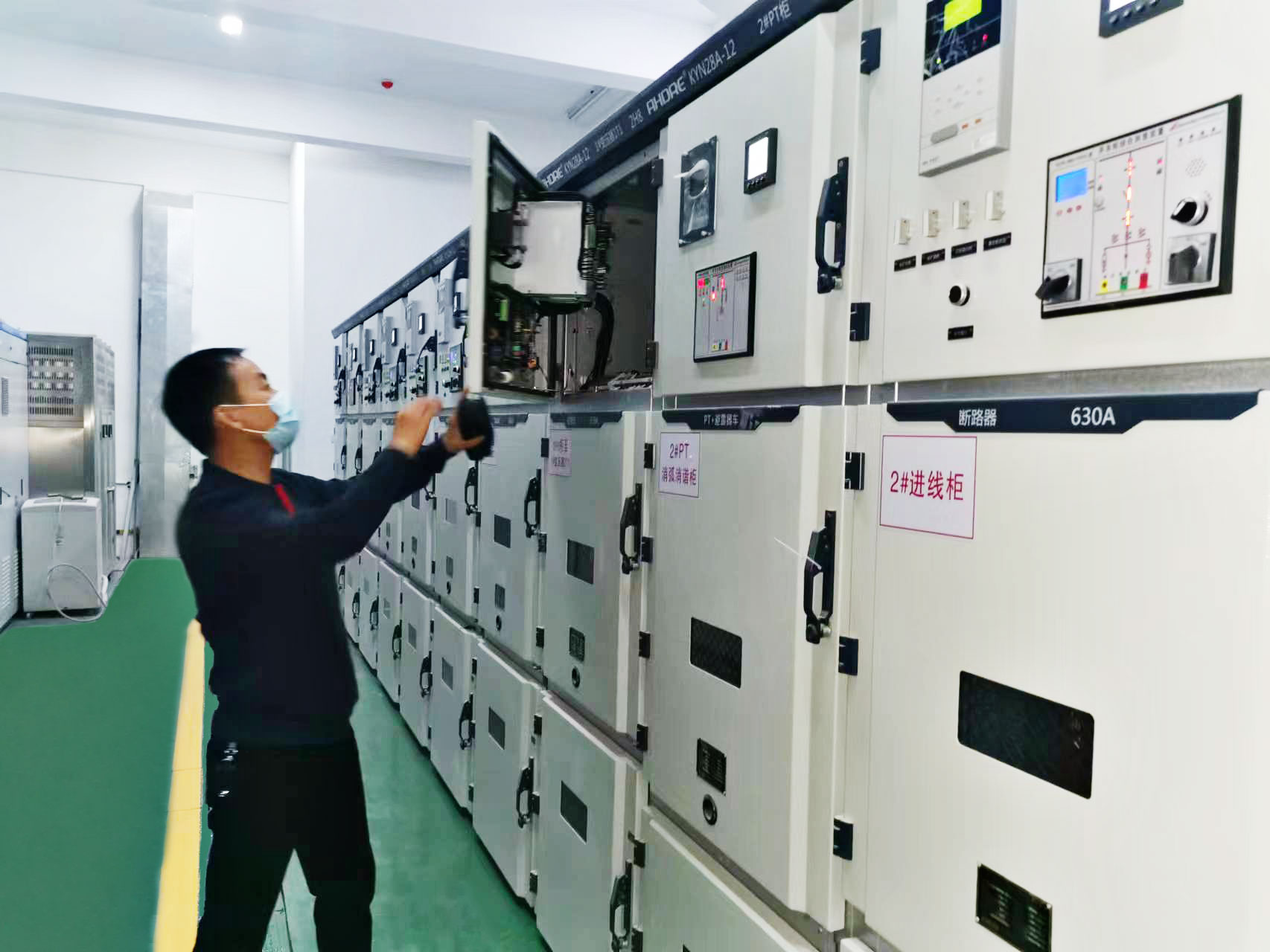 得潤(rùn)調(diào)試現(xiàn)場(chǎng) 得潤(rùn)調(diào)試現(xiàn)場(chǎng)