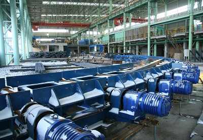 在江蘇中圣園方大特鋼500TPD活性石灰套筒窯項(xiàng)目中安徽得潤(rùn)電氣技術(shù)有限公司提供的高壓柜、低壓柜、PLC控制柜、DCS系統(tǒng)柜為生產(chǎn)線的順利投產(chǎn)以及長(zhǎng)期的穩(wěn)定生產(chǎn)提供了有力的支持。 全國(guó)統(tǒng)一客服：400-0551-777