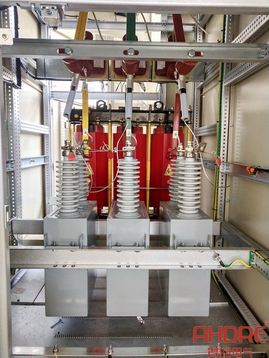 電容補償柜 電抗器裝置.jpg 電容補償柜 電抗器裝置.jpg