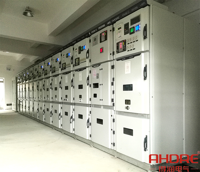 10KV高壓柜現(xiàn)場(chǎng)圖.jpg 10KV高壓柜現(xiàn)場(chǎng)圖.jpg