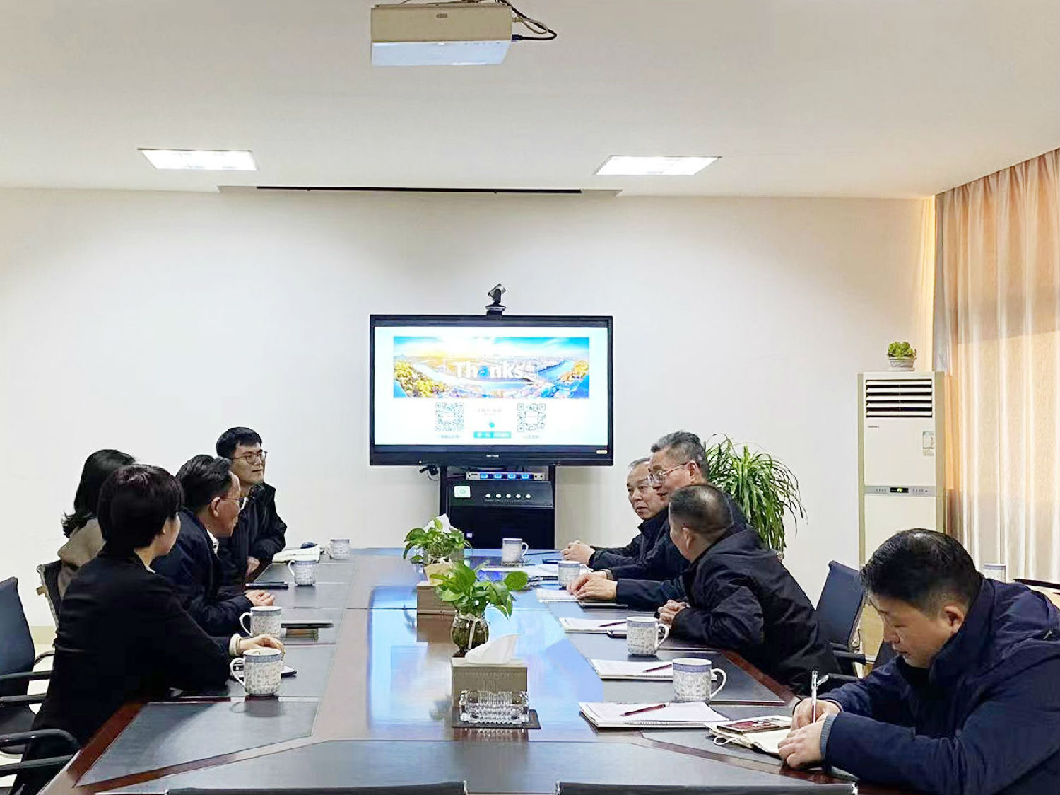 長豐縣政協(xié)主席俞成山一行蒞臨得潤電氣走訪調(diào)研2 長豐縣政協(xié)主席俞成山一行蒞臨得潤電氣走訪調(diào)研2