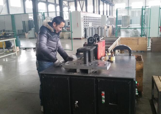 安徽得潤(rùn)電氣技術(shù)有限公司，主營(yíng)：高低壓開(kāi)關(guān)柜，高低壓無(wú)功補(bǔ)償柜，消弧消諧裝置，自動(dòng)化控制系統(tǒng)，綜保、儀表等，全國(guó)統(tǒng)一客服熱線：400-0551-777