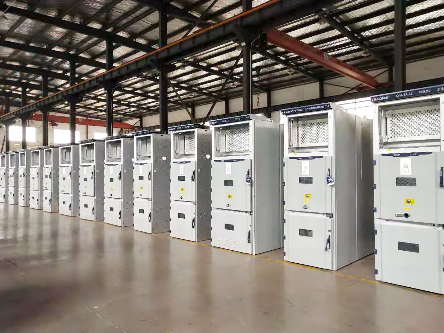 赤峰金劍項(xiàng)目的44臺(tái)10KV高壓柜 赤峰金劍項(xiàng)目的44臺(tái)10KV高壓柜