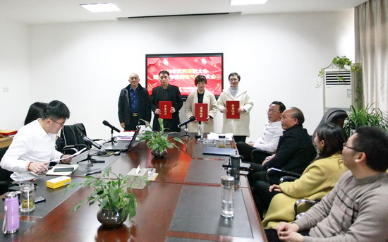 優(yōu)秀員工.jpg 優(yōu)秀員工.jpg