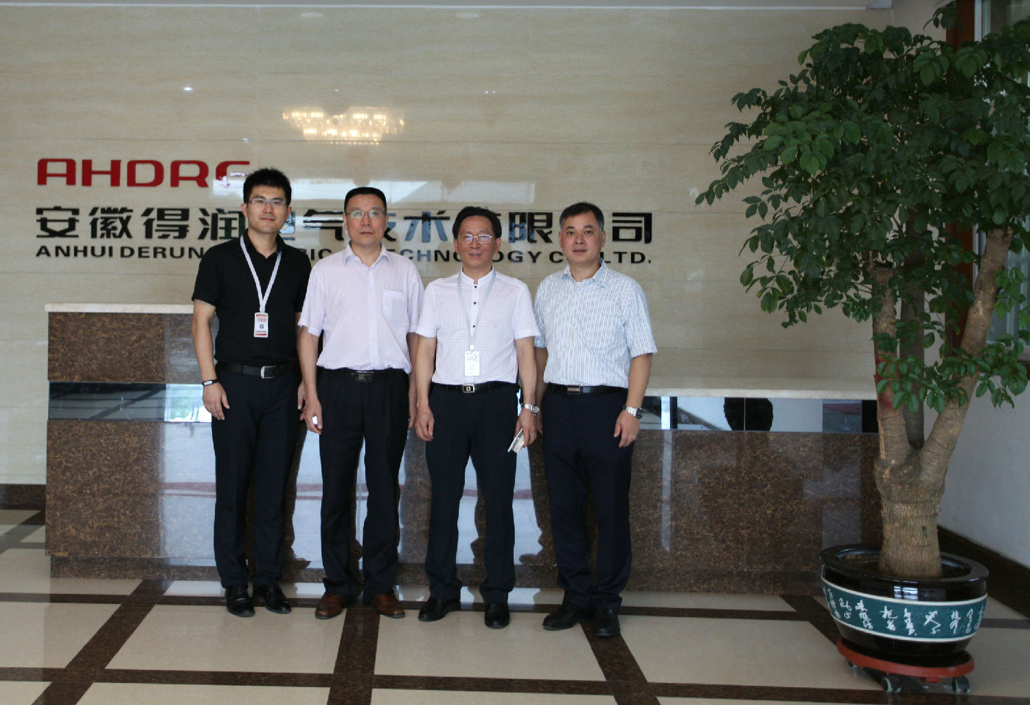 安徽得潤電氣 為您提供電氣工程咨詢、設(shè)計(jì)、制造、安裝調(diào)試一站式服務(wù) 咨詢熱線：400-0551-777 qq：3176885416