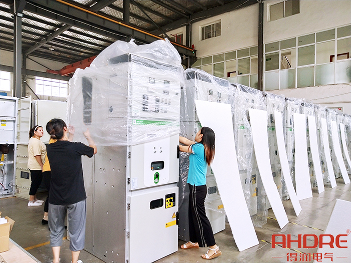 進(jìn)行打包的套袋.jpg 進(jìn)行打包的套袋.jpg