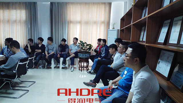 得潤電氣 電氣成套設(shè)備廠家 咨詢熱線:4000551777 QQ:3176885416 得潤電氣 電氣成套設(shè)備廠家 咨詢熱線:4000551777 QQ:3176885416