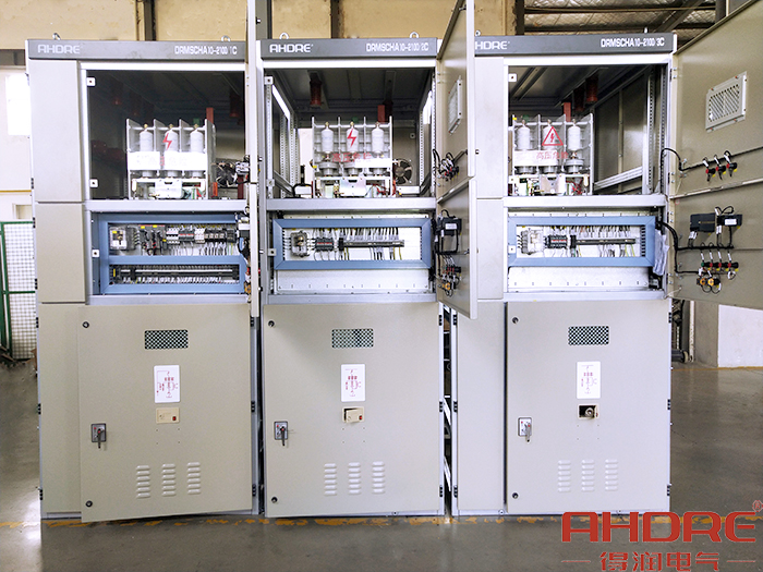 高壓無功自動(dòng)補(bǔ)償裝置結(jié)構(gòu)圖.jpg 高壓無功自動(dòng)補(bǔ)償裝置結(jié)構(gòu)圖.jpg