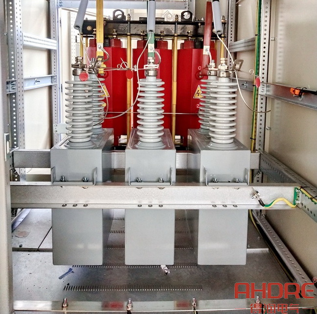 高壓無功就地補(bǔ)償裝置.jpg 高壓無功就地補(bǔ)償裝置.jpg