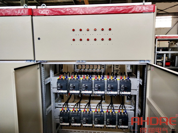 GGD低壓配電柜正面結(jié)構(gòu)圖.jpg GGD低壓配電柜正面結(jié)構(gòu)圖.jpg