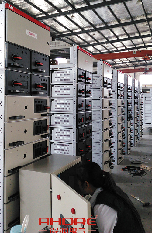 得潤電氣 低壓開關(guān)柜生產(chǎn)車間 咨詢熱線:4000551777 得潤電氣 低壓開關(guān)柜生產(chǎn)車間 咨詢熱線:4000551777