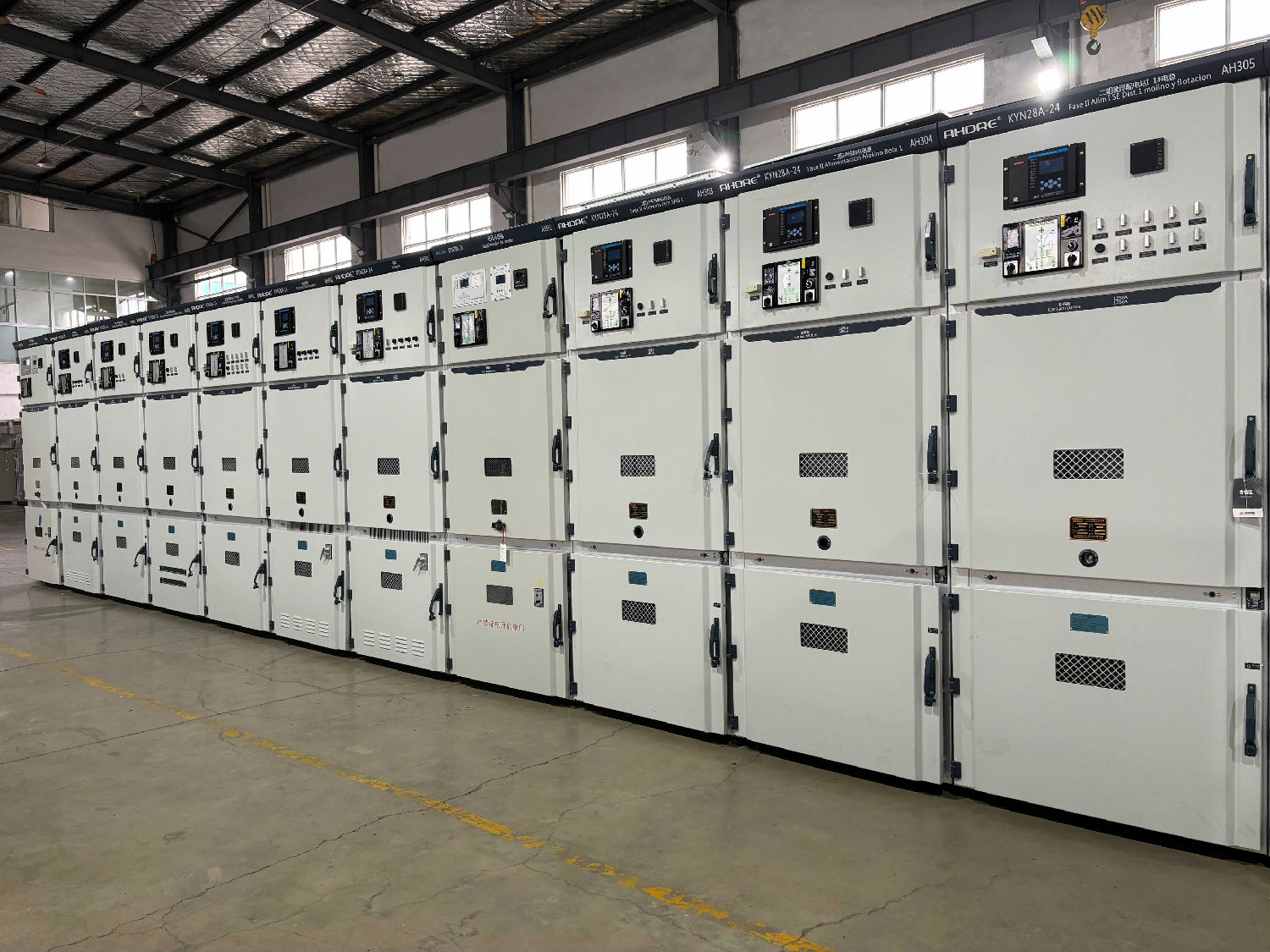 KYN28A-12(24)鎧裝移開(kāi)式中置柜 KYN28A-12(24)鎧裝移開(kāi)式中置柜