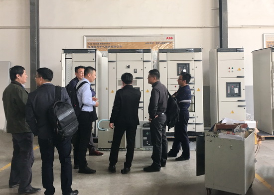 客戶(hù)來(lái)得潤(rùn)電氣參觀(guān)產(chǎn)品圖 客戶(hù)來(lái)得潤(rùn)電氣參觀(guān)產(chǎn)品圖