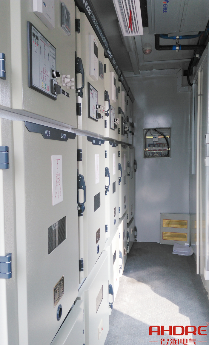 10KV開關(guān)設(shè)備室.jpg 10KV開關(guān)設(shè)備室.jpg