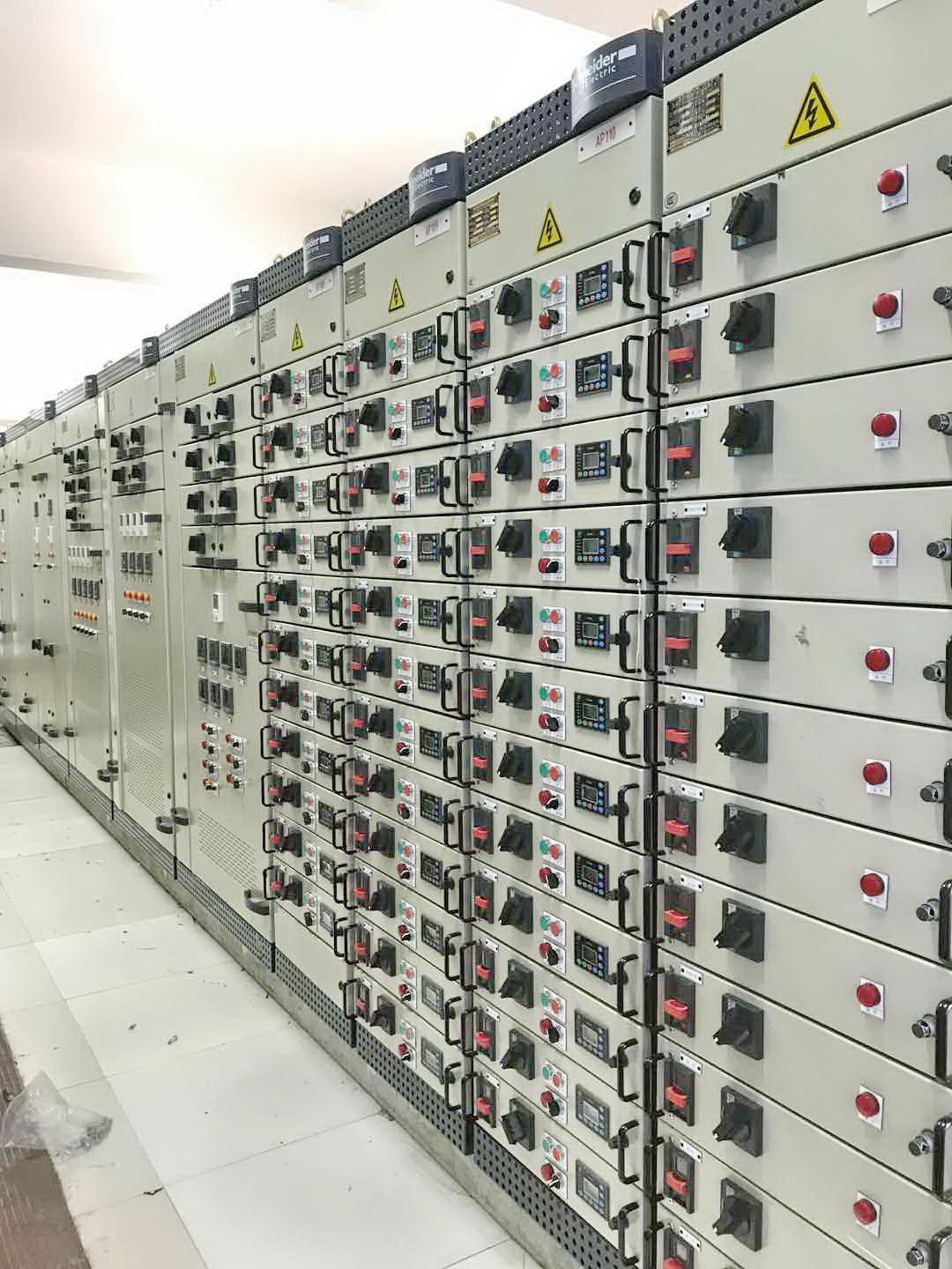 施耐德低壓柜，blokset型號 江山農(nóng)化項目 得潤電氣制造