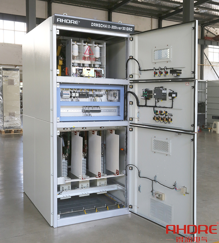 自動無功補(bǔ)償柜.jpg 自動無功補(bǔ)償柜.jpg