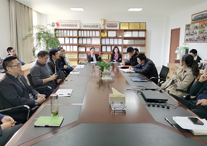 會議交流討論中.jpg 會議交流討論中.jpg