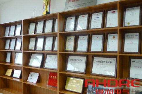 安徽得潤(rùn)電氣 高低壓開(kāi)關(guān)柜 軟起柜 咨詢(xún)熱線4000551777 安徽得潤(rùn)電氣 高低壓開(kāi)關(guān)柜 軟起柜 咨詢(xún)熱線4000551777