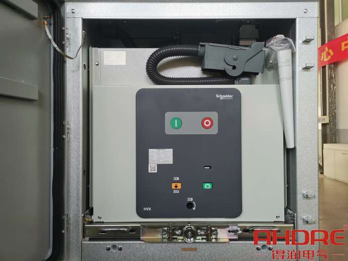 斷路器.jpg 斷路器.jpg