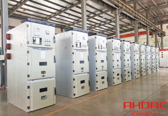 10kV高壓開關(guān)柜.jpg 10kV高壓開關(guān)柜.jpg