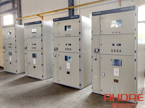 高壓無(wú)功就地補(bǔ)償裝置實(shí)物圖.jpg 高壓無(wú)功就地補(bǔ)償裝置實(shí)物圖.jpg