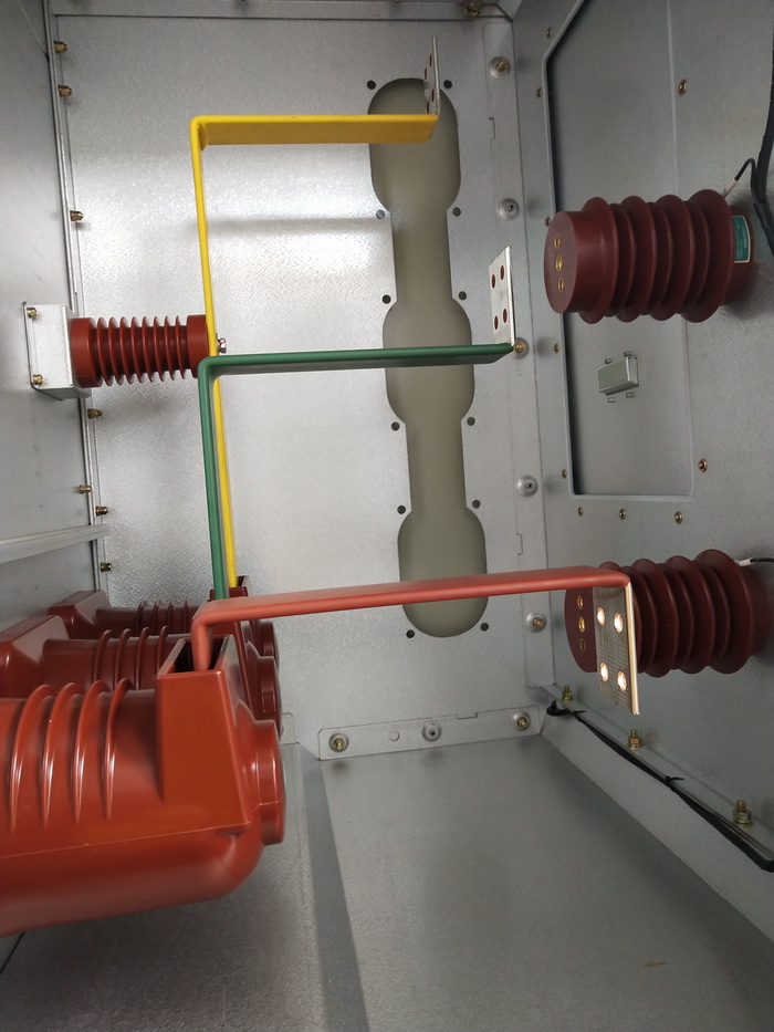 母線室.jpg 母線室.jpg