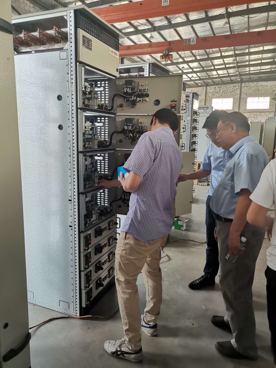 施耐德授權(quán)B柜 得潤(rùn)電氣 400-128-7988 施耐德授權(quán)B柜 得潤(rùn)電氣 400-128-7988