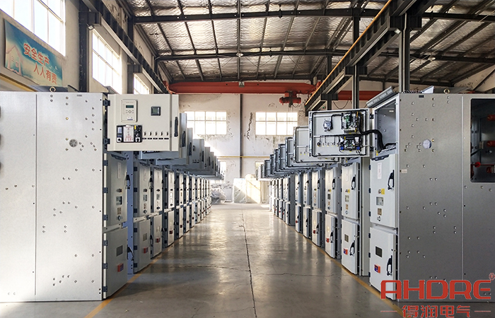 10KV高壓開(kāi)關(guān)柜.jpg 10KV高壓開(kāi)關(guān)柜.jpg